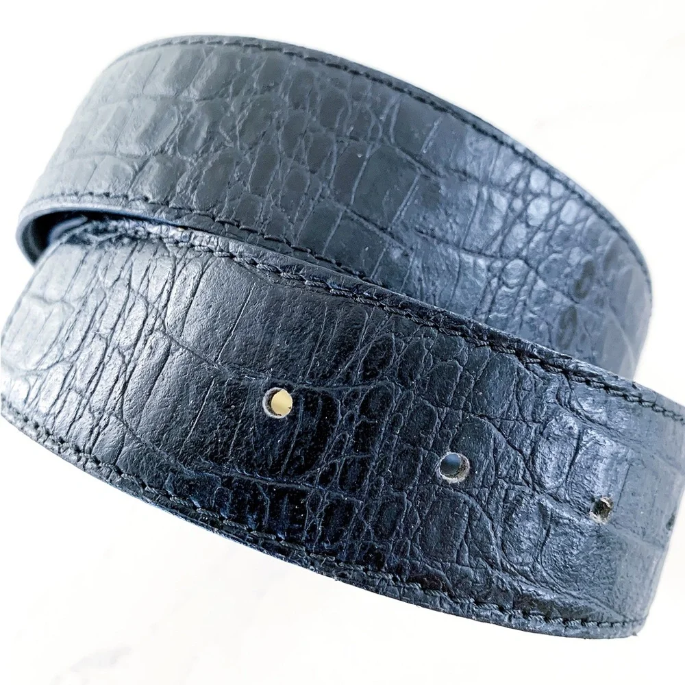 Exclusive Crocodile Pattern Italian Leather Belt With Gold Toned Oval Bu…